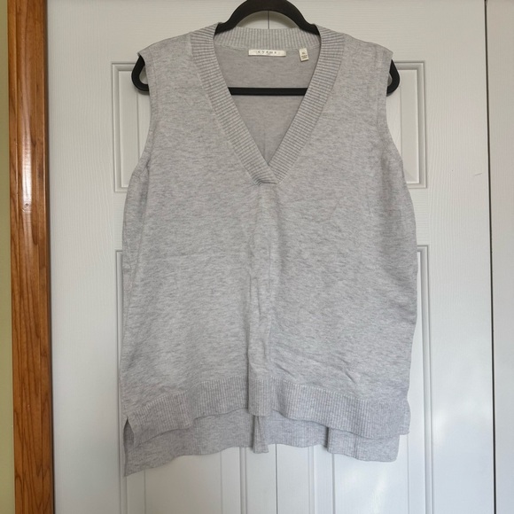Cyrus: Women’s V-neck sweater vest - Picture 1 of 7